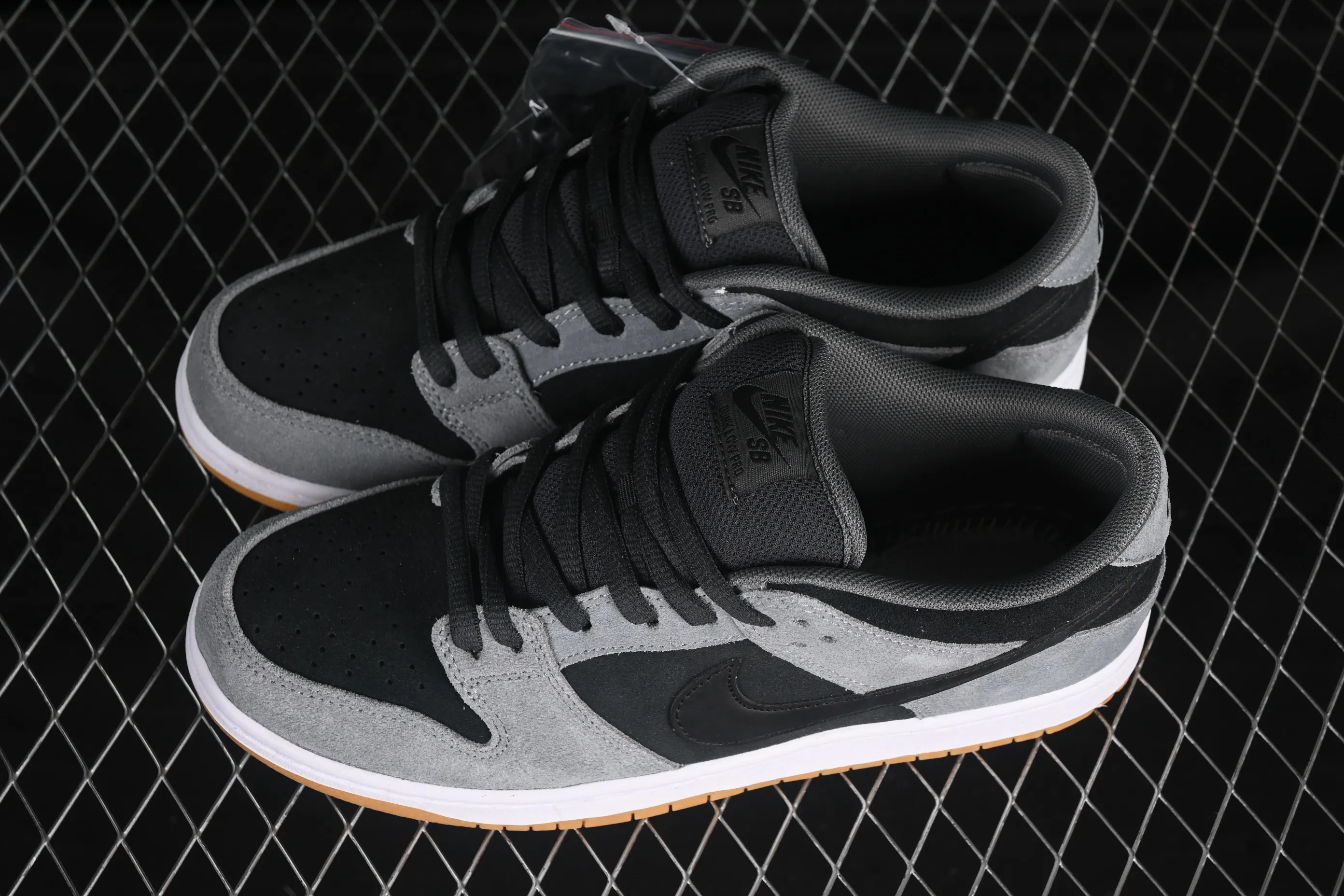 All categories Nk SB Dunk series Nk SB Dunk Low low-top sneakers Nike SB Dunk Low black gray low-top casual sneakers HF3063-001